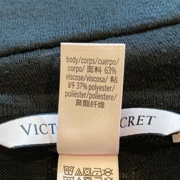 Victoria’s Secret Extra Small Black Long Sleeve Round Neck Foil Heart - Picture 7 of 7